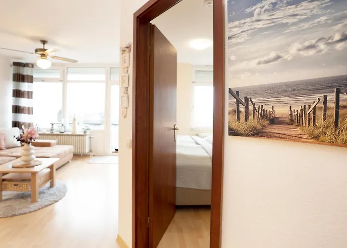 Am Schoener Ostseeblick *